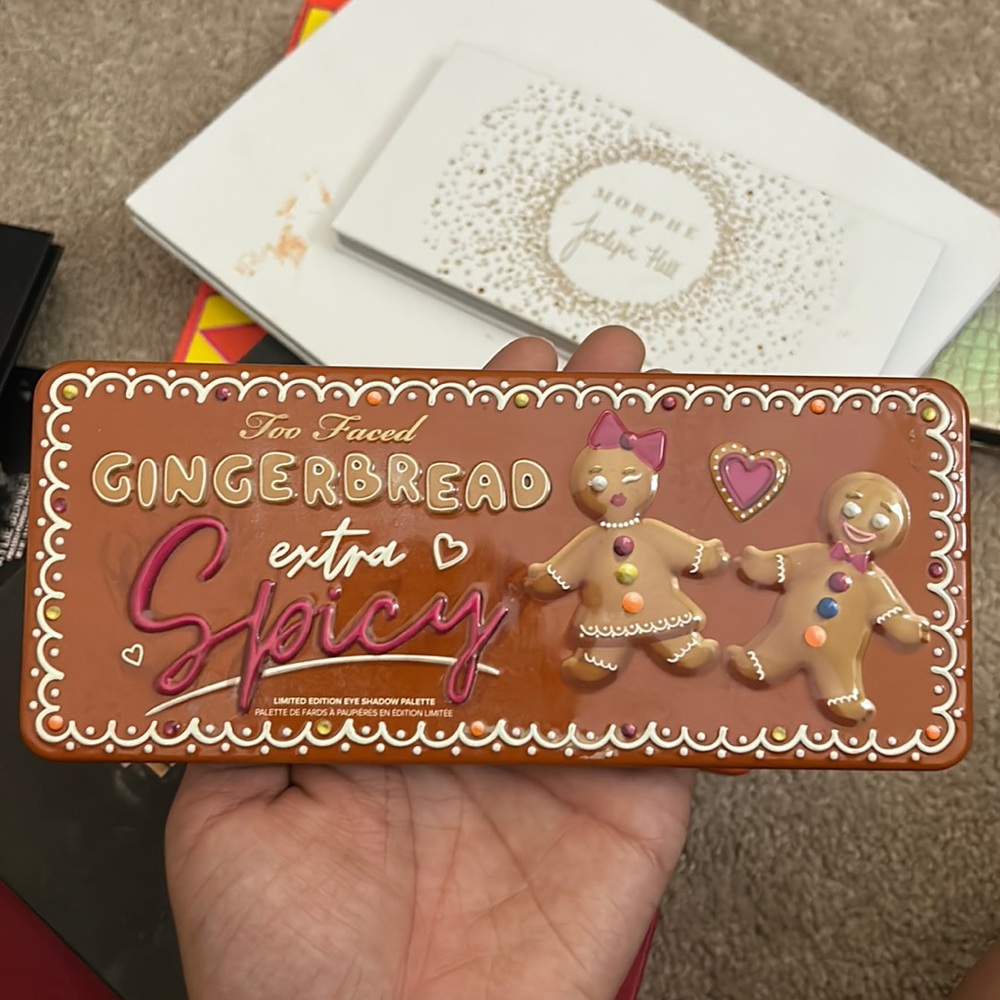 Too faced gingerbread palette